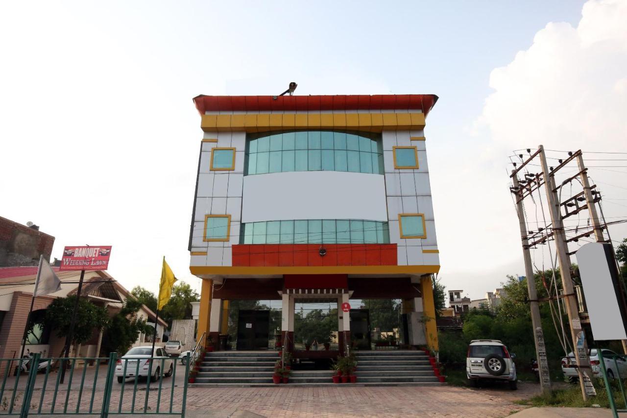 Capital O 10990 Hotel Gobind Regency Zirakpur Exteriér fotografie