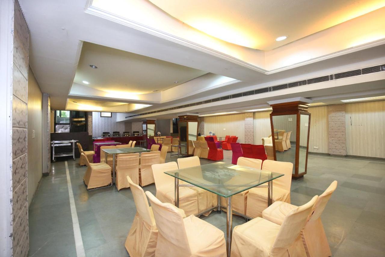 Capital O 10990 Hotel Gobind Regency Zirakpur Exteriér fotografie